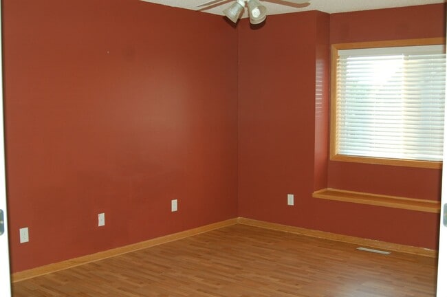 Building Photo - 2146 Limerick Ln