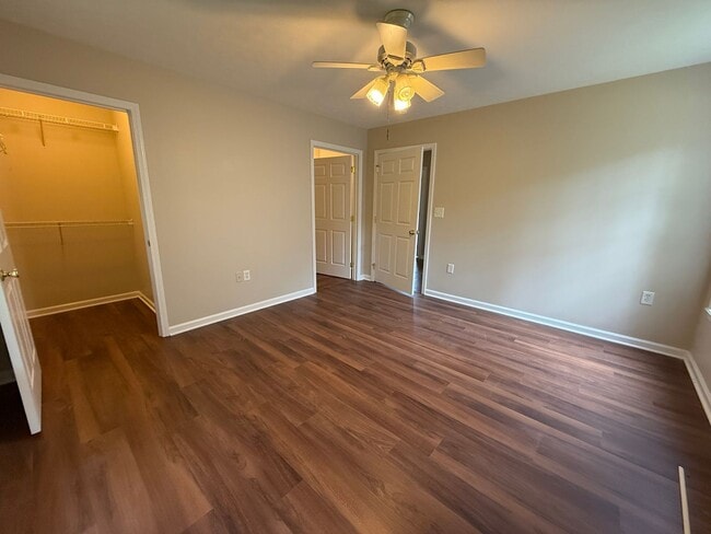 Building Photo - Beautiful 3 Bedroom 2 bath home