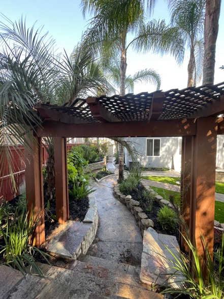 Building Photo - 39391 Tiburon Dr