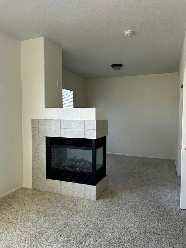 Building Photo - 12929 Grant Cir E