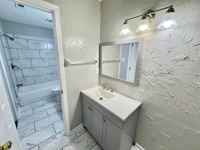 Building Photo - 6338 Kirby Downs Dr