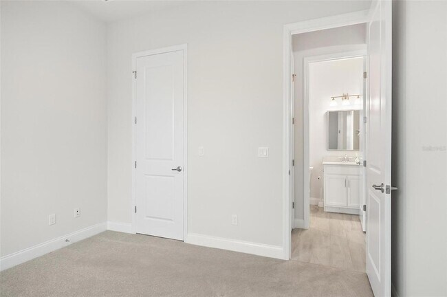 Building Photo - 128 Del Palma Dr