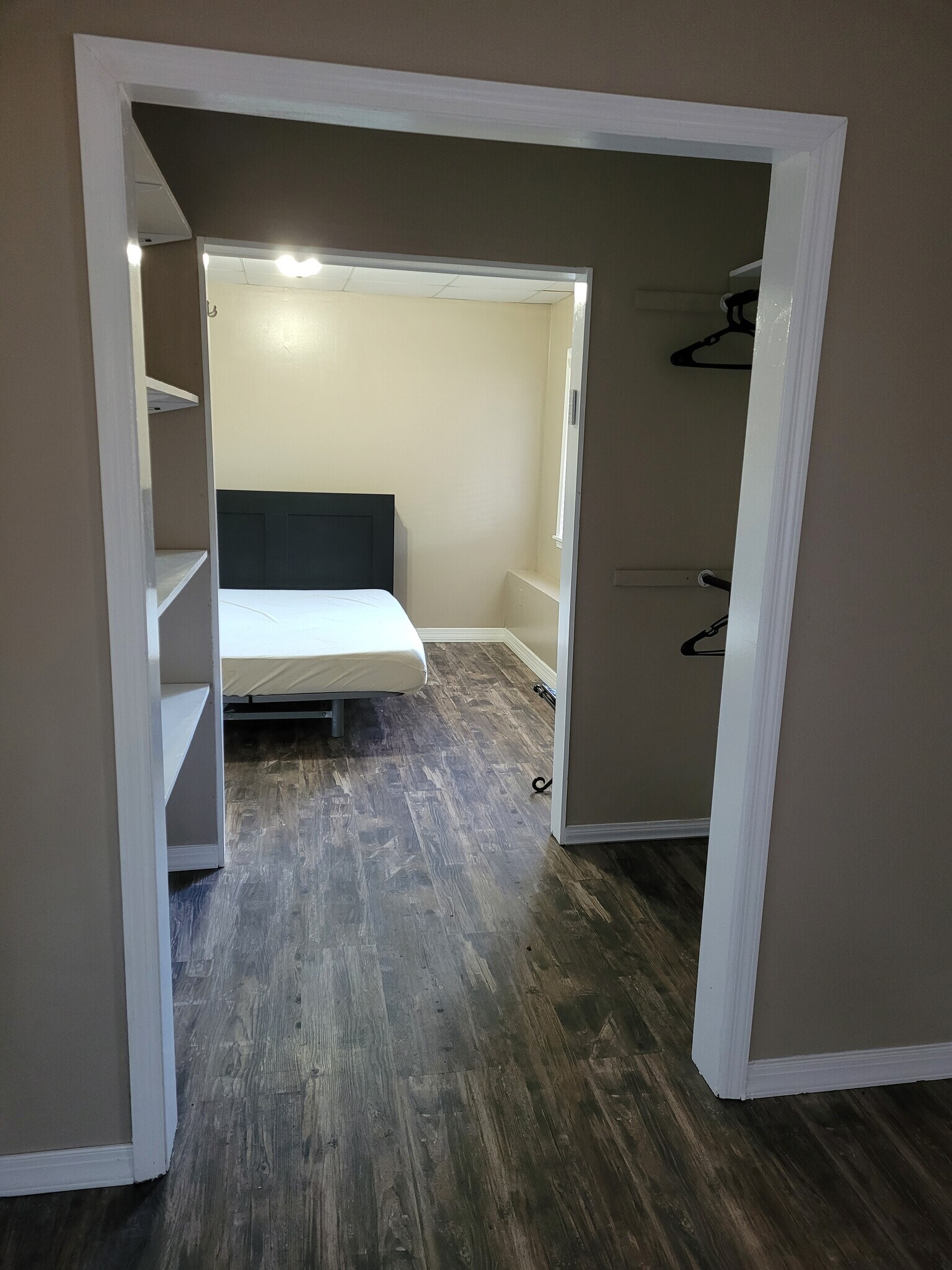 Building Photo - 967 Smoketree Dr