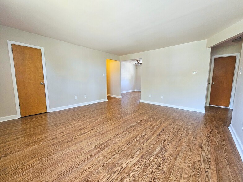 Building Photo - 24 Surrey Rd