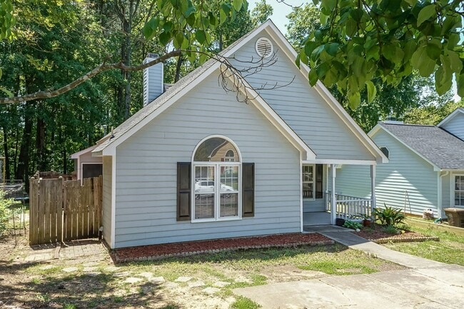 Building Photo - 3 Bedroom Home in the Heart of Cary