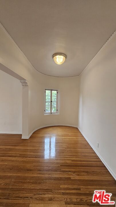 Building Photo - 152 S Roxbury Dr