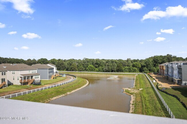 Building Photo - 20 Gramercy Dr