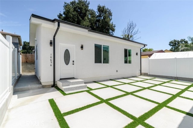 Building Photo - 10656 Nassau Ave