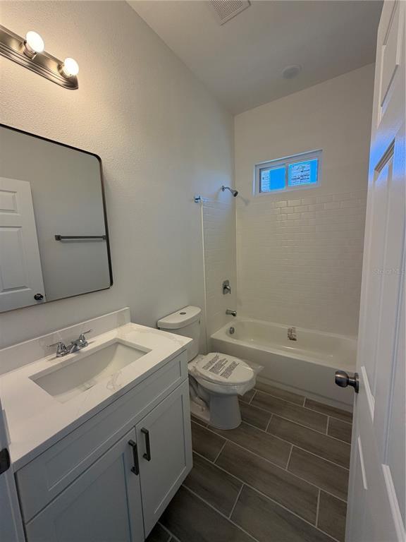 Building Photo - 358 Albatross Rd