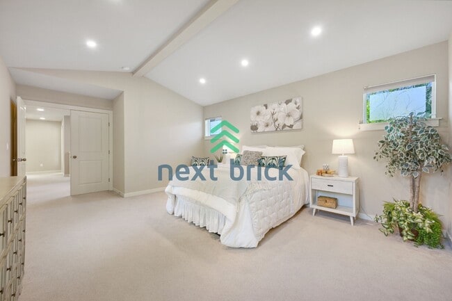 Building Photo - Spacious 4-Bed Home with 2.5 Baths in Beautiful Snoqualmie - 2,460 Sq. Ft. of Comfort Awaits!