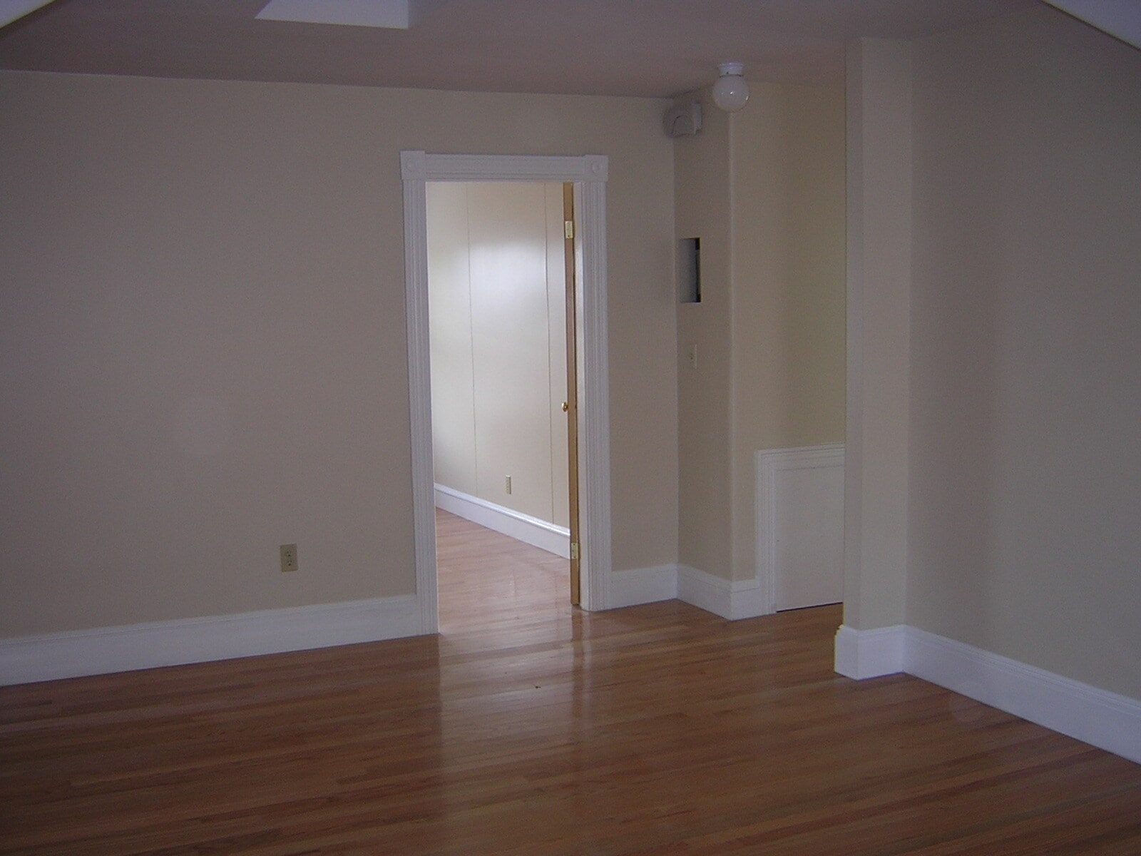 Building Photo - 55 University Ave