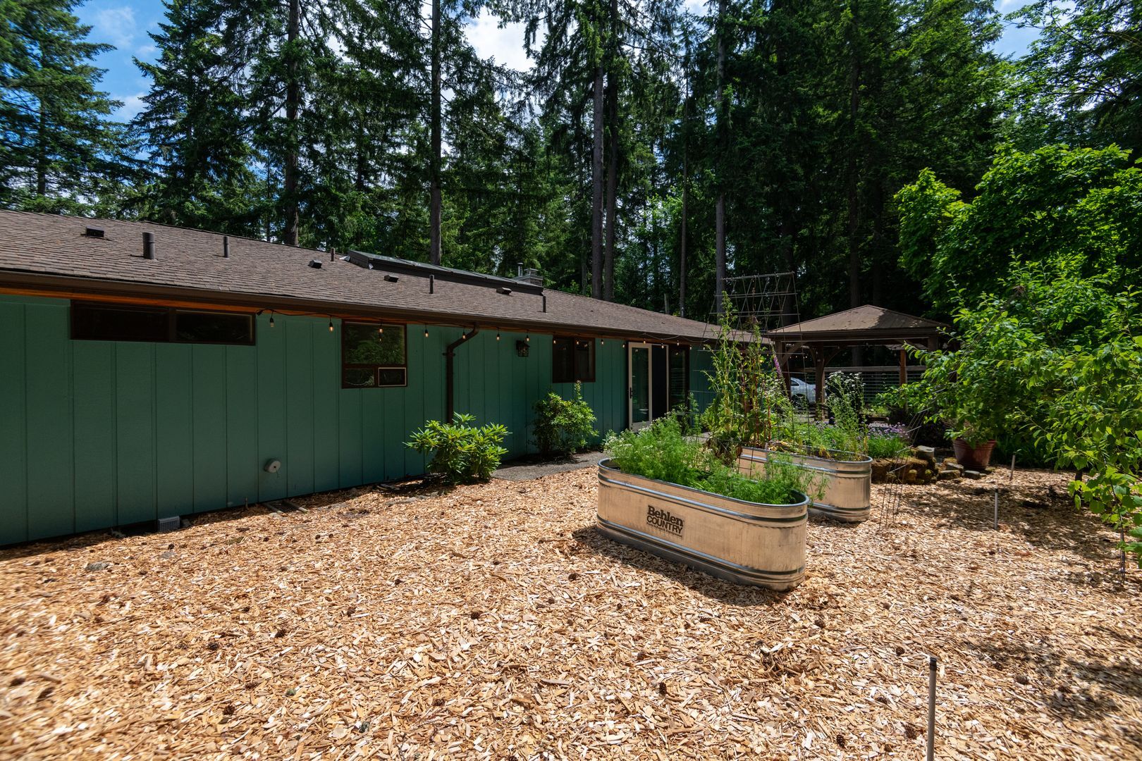 Building Photo - 15931 SE 41st Pl
