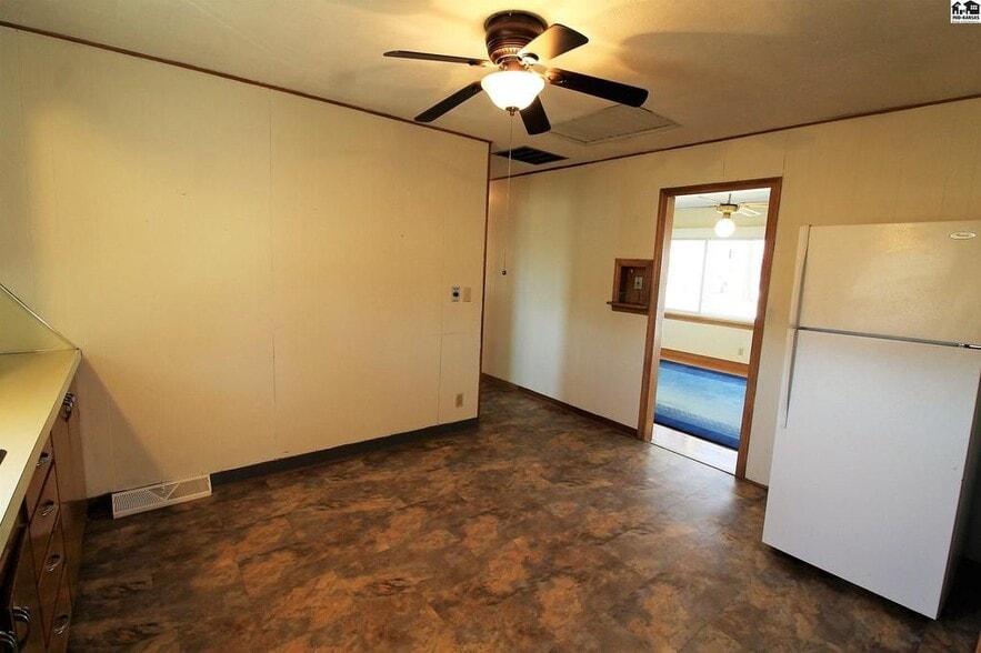 Kitchen - 408 S Garfield Ave