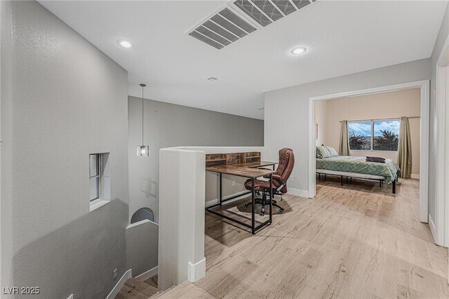 Building Photo - 519 Hall of Fame Dr