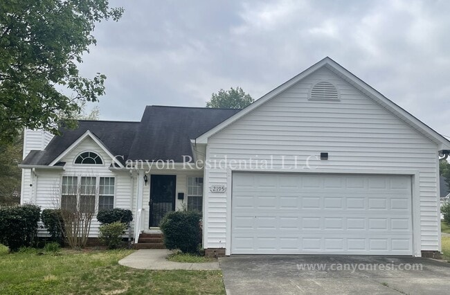 Primary Photo - Beautiful 3b Room!Move in ready!