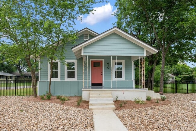 Primary Photo - 610 W 10th St
