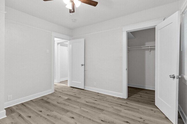 Building Photo - 736 Olive Ave
