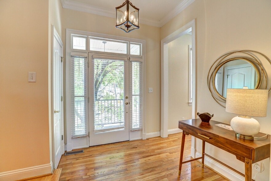 Building Photo - 1919 E Broad St