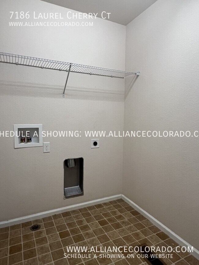 Building Photo - 7186 Laurel Cherry Ct