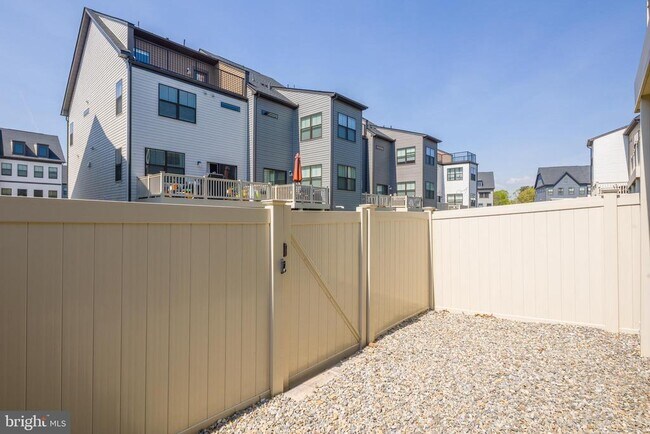 Building Photo - 618 Chalcedony Ln