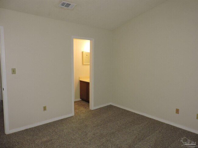 Building Photo - 3155 Belle Meade Dr