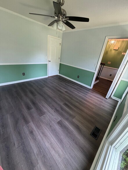 Building Photo - 3246 Woodside Ave