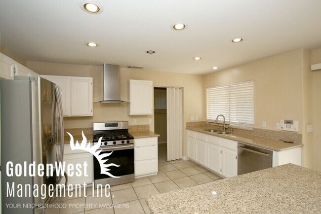 Building Photo - Elegant Cozy 3Bdm 2.5Ba Home in Las Vegas!
