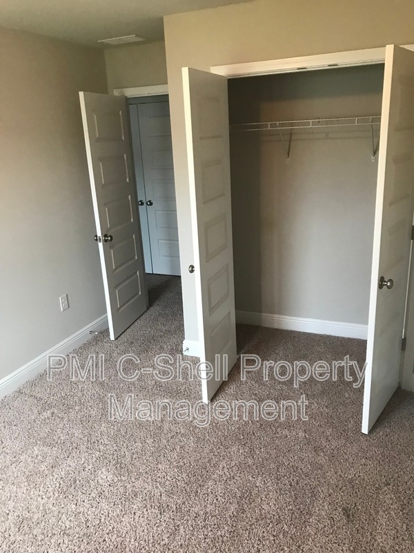 Building Photo - 357 S E St