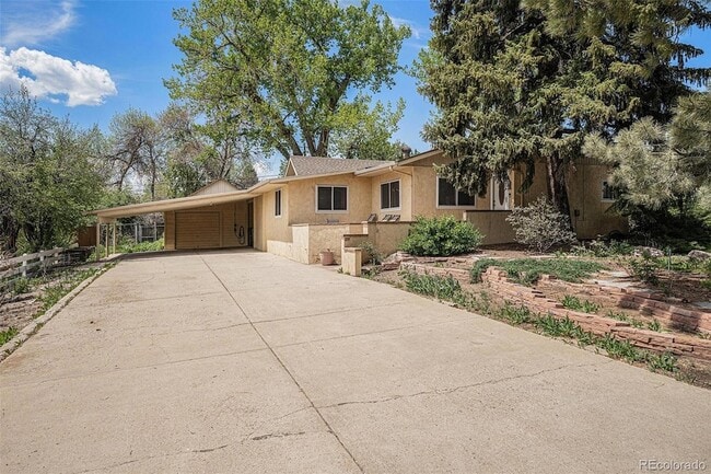 Building Photo - 895 Vance St