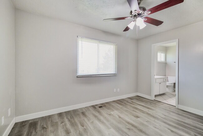 Building Photo - 8487 McKenzie Ln