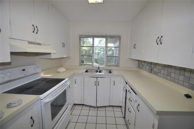 Building Photo - 519 Vern Dr
