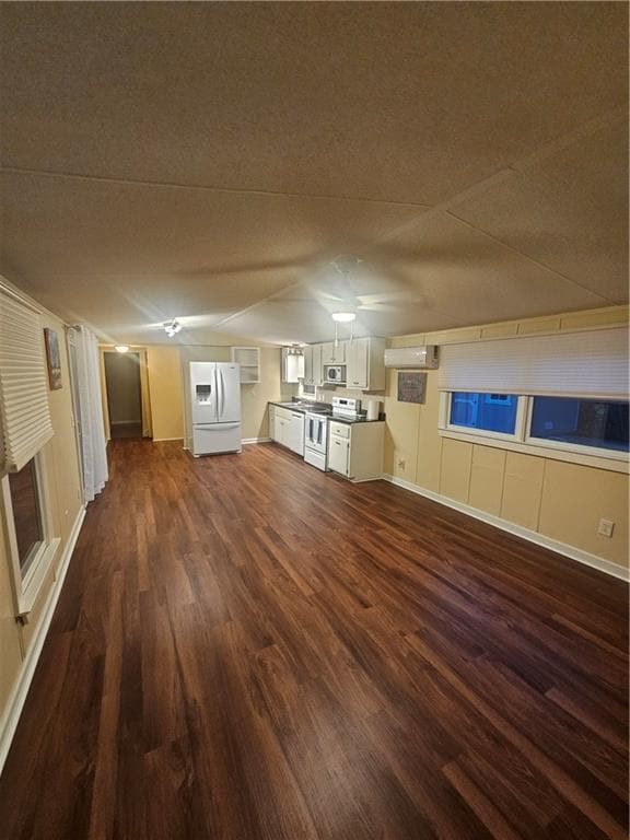 Building Photo - 1201 Floyd Dr NE