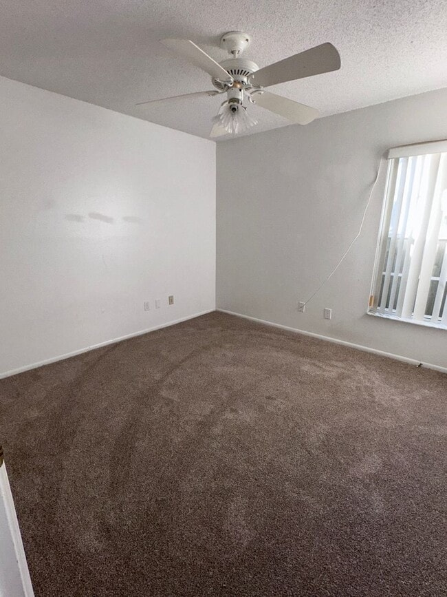 Building Photo - Nice 3 bedroom, 2 bath single family home