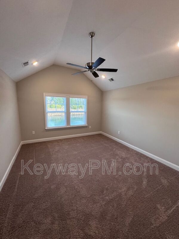 Building Photo - 521 Yuma Ln