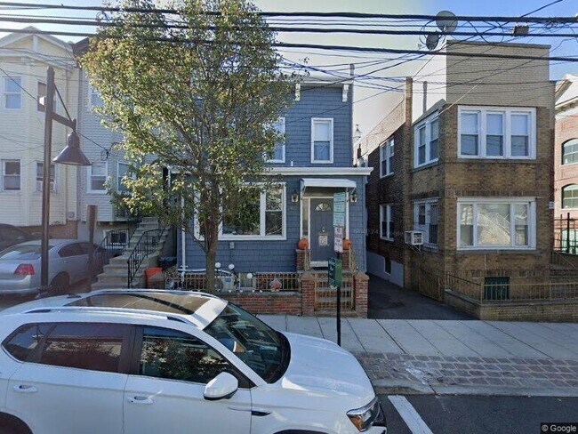 Primary Photo - 805 17th St