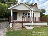 Building Photo - Spacious 2-bedroom