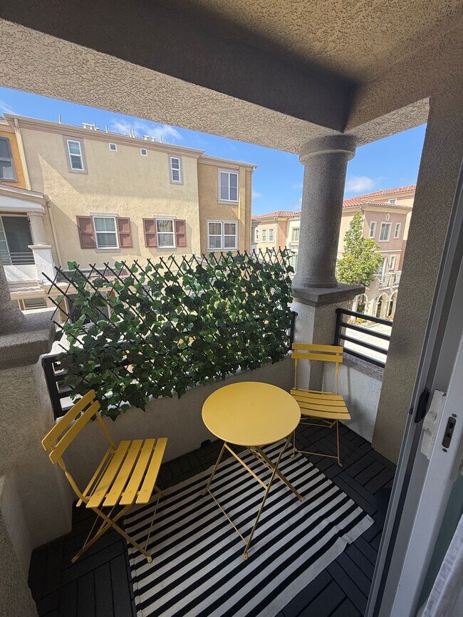 Building Photo - One Of A Kind Town Home in Serra Mesa