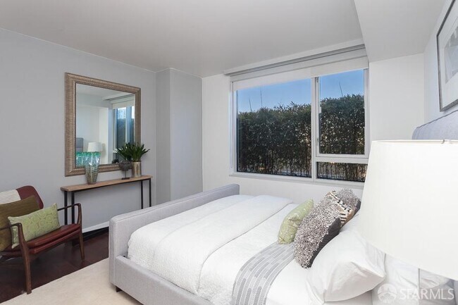 Building Photo - 501 Beale St