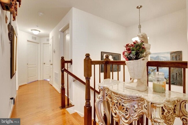 Building Photo - 3009 Chesapeake Dr
