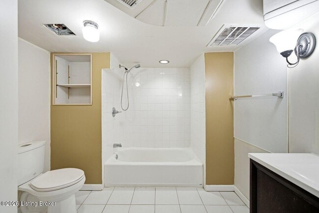 Building Photo - 1209 Valley Dr