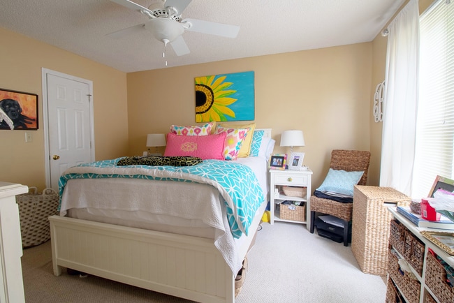 Building Photo - 223 Vintage Ave