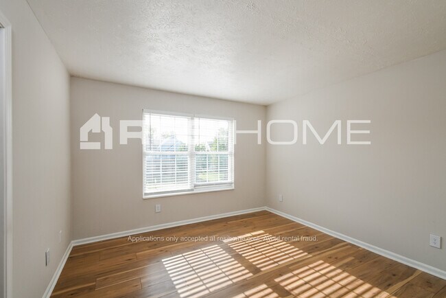Building Photo - HOME FOR RENT!!