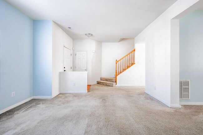 Building Photo - Gorgeous Luxury Townhome for rent