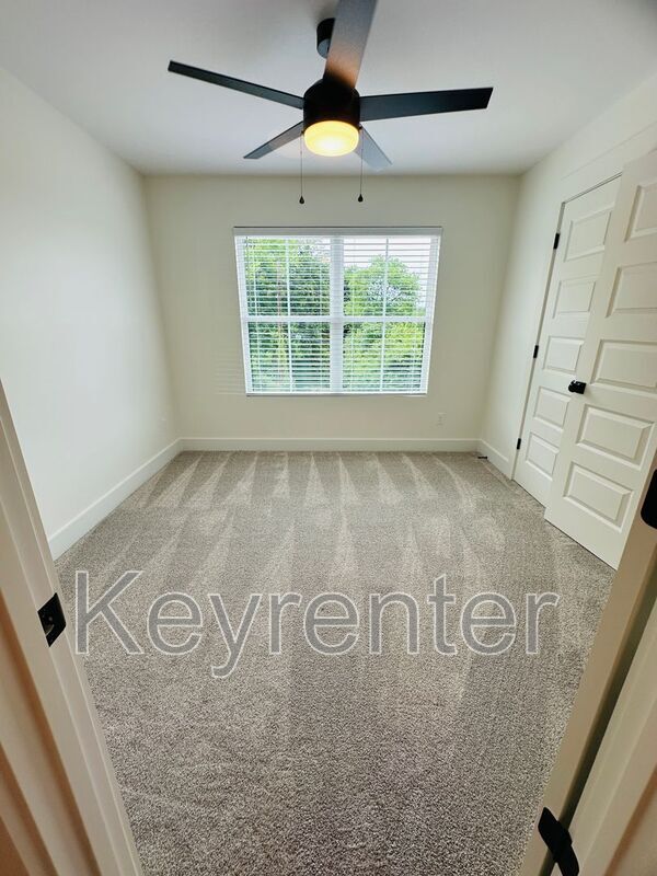 Building Photo - 1406 Lantana Ln NW