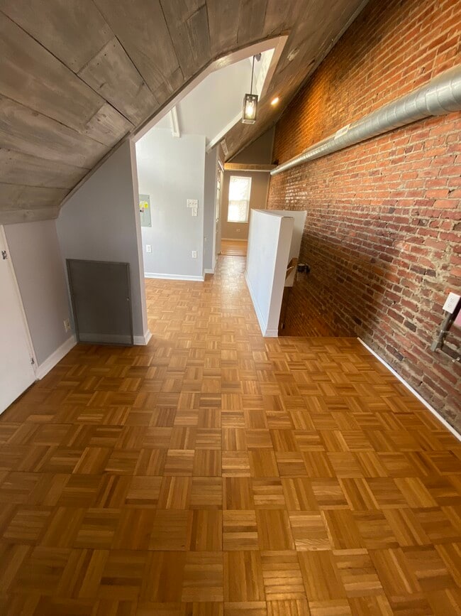 Building Photo - 64 Grove St