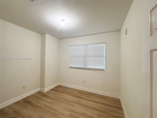 Building Photo - 10620 NW 88th St