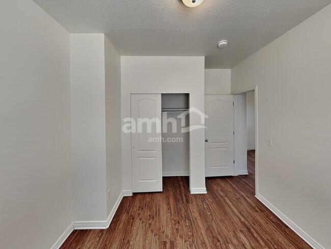 Building Photo - 8073 S Madison Nan Dr