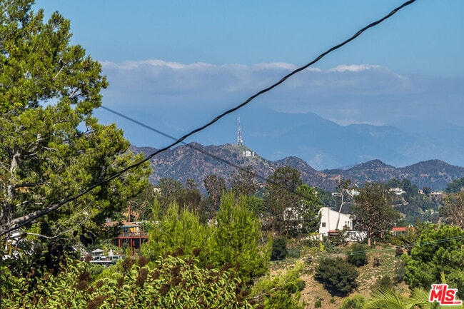 Building Photo - 2385 Sunset Heights Dr