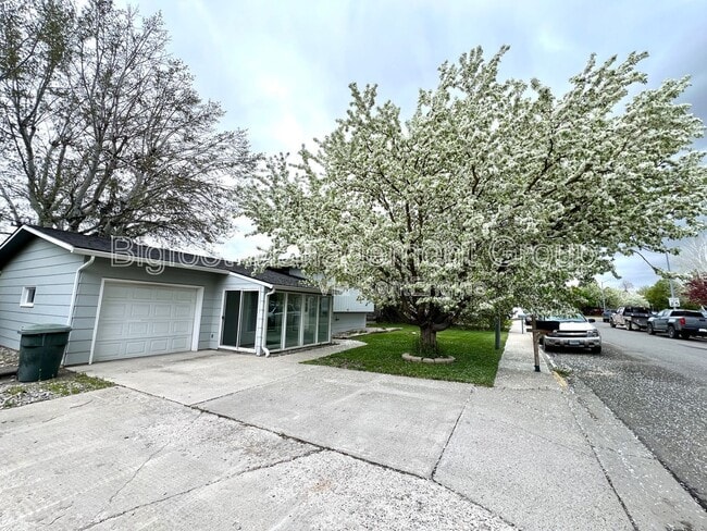 Building Photo - 161 Wedgewood Ln