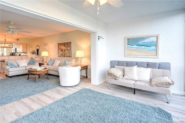 Building Photo - 5532 NE Gulfstream Way